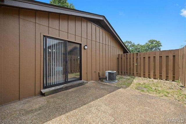 404 Whitehall Court, Belleville, IL 62223