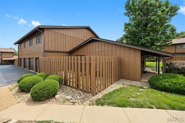 404 Whitehall Court, Belleville, IL 62223