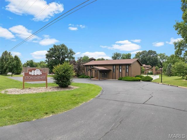 404 Whitehall Court, Belleville, IL 62223