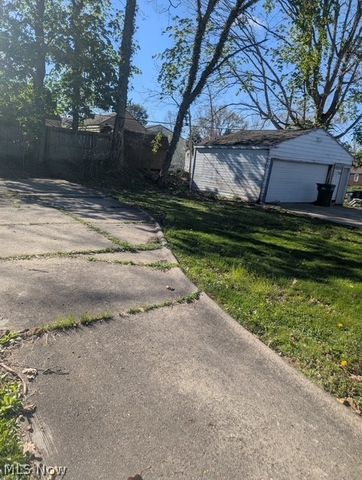 994 Peerless Avenue, Akron, OH 44320