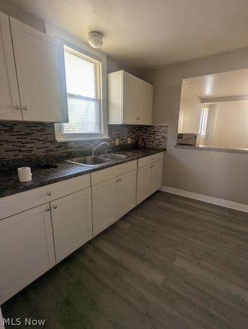 994 Peerless Avenue, Akron, OH 44320