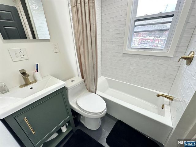 80 Belleville Avenue, Bloomfield, NJ 07003