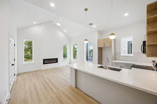 428 Calloway Street A, Houston, TX 77029