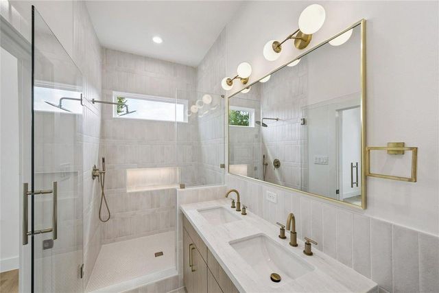 428 Calloway Street A, Houston, TX 77029