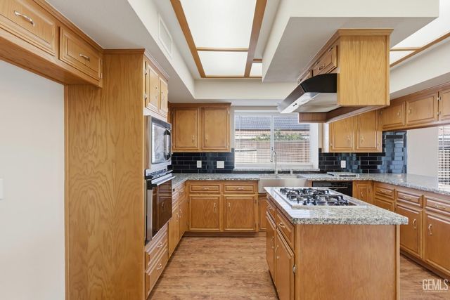 13904 Fremantle Court, Bakersfield, CA 93314