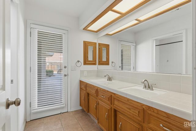 13904 Fremantle Court, Bakersfield, CA 93314