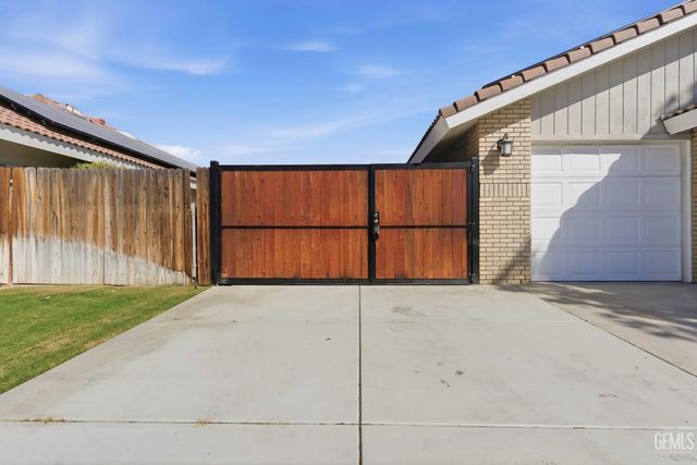 13904 Fremantle Court, Bakersfield, CA 93314