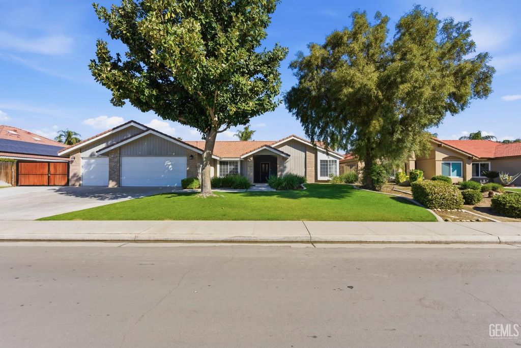 13904 Fremantle Court, Bakersfield, CA 93314