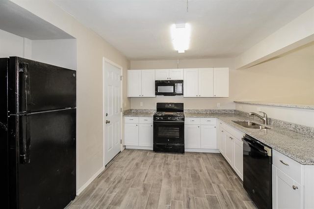 800 Plaza Drive, Moore, OK 73160