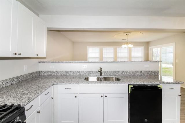 800 Plaza Drive, Moore, OK 73160