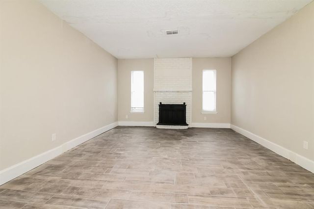 800 Plaza Drive, Moore, OK 73160