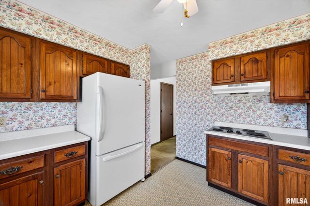 7 CARLTON Drive, Mackinaw, IL 61755