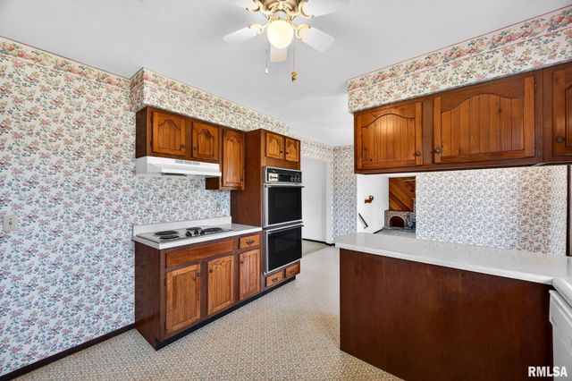 7 CARLTON Drive, Mackinaw, IL 61755