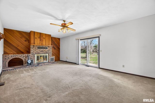 7 CARLTON Drive, Mackinaw, IL 61755