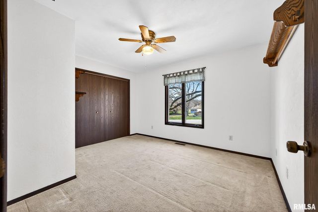 7 CARLTON Drive, Mackinaw, IL 61755