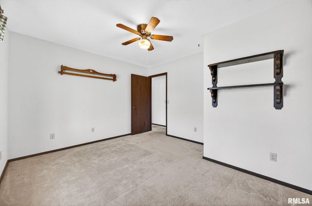 7 CARLTON Drive, Mackinaw, IL 61755