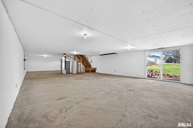 7 CARLTON Drive, Mackinaw, IL 61755