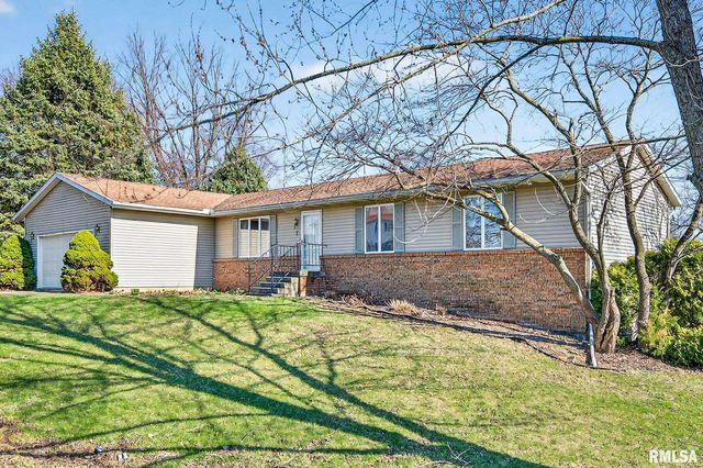 7 CARLTON Drive, Mackinaw, IL 61755