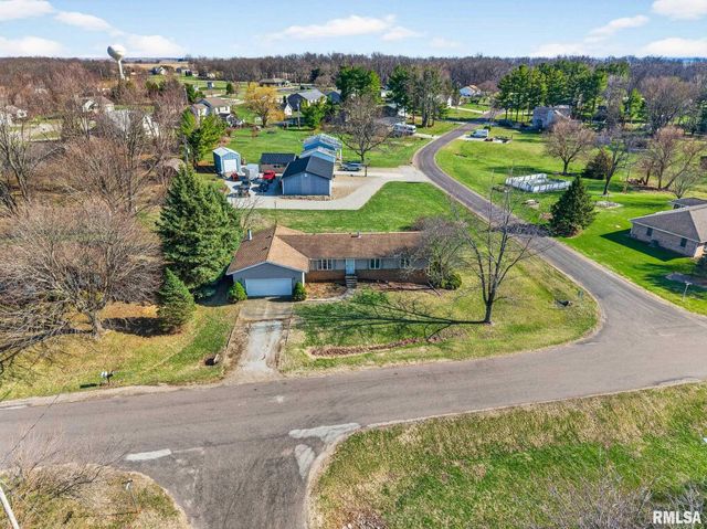 7 CARLTON Drive, Mackinaw, IL 61755