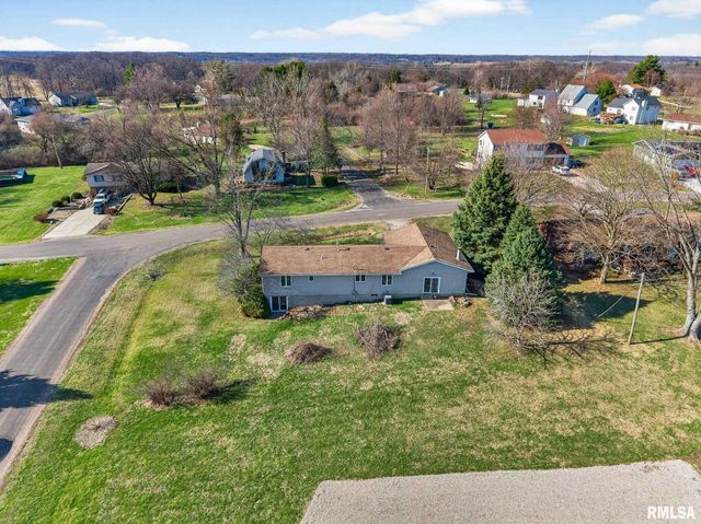 7 CARLTON Drive, Mackinaw, IL 61755