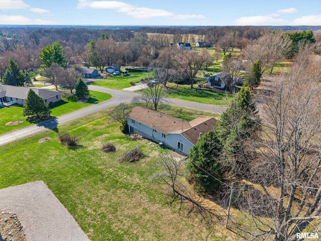 7 CARLTON Drive, Mackinaw, IL 61755