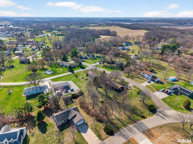 7 CARLTON Drive, Mackinaw, IL 61755