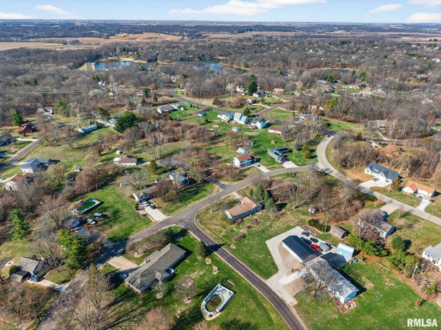 7 CARLTON Drive, Mackinaw, IL 61755