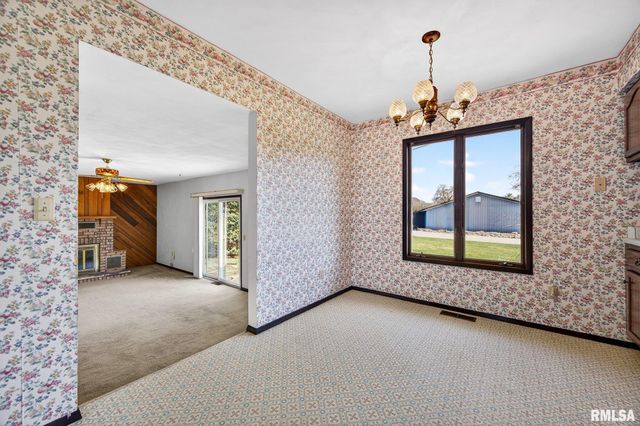 7 CARLTON Drive, Mackinaw, IL 61755