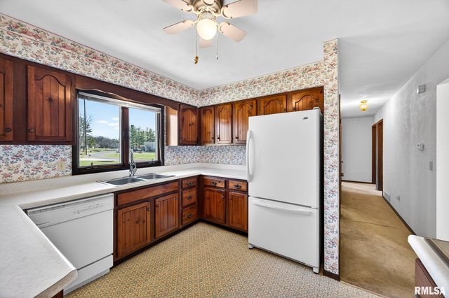 7 CARLTON Drive, Mackinaw, IL 61755