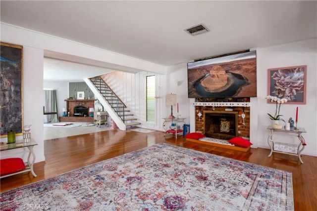 20748 Vose, Winnetka, CA 91306