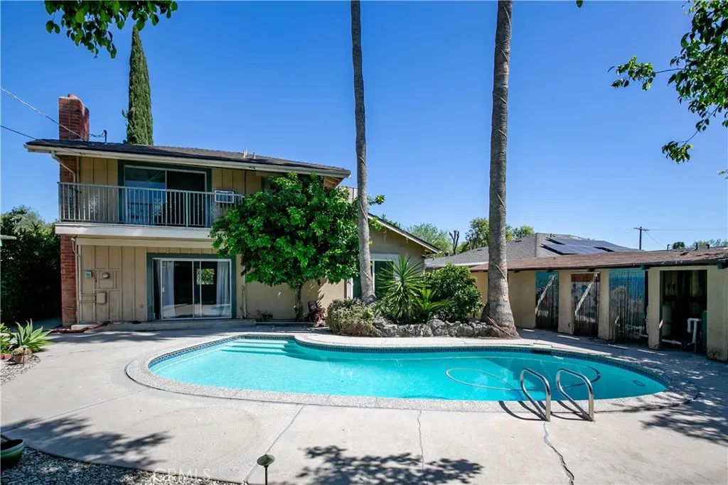 20748 Vose, Winnetka, CA 91306