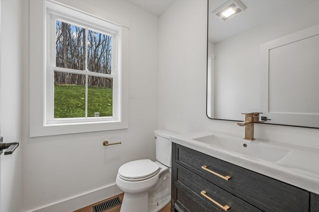 36 Belvidere Rd, Haverhill, MA 01830