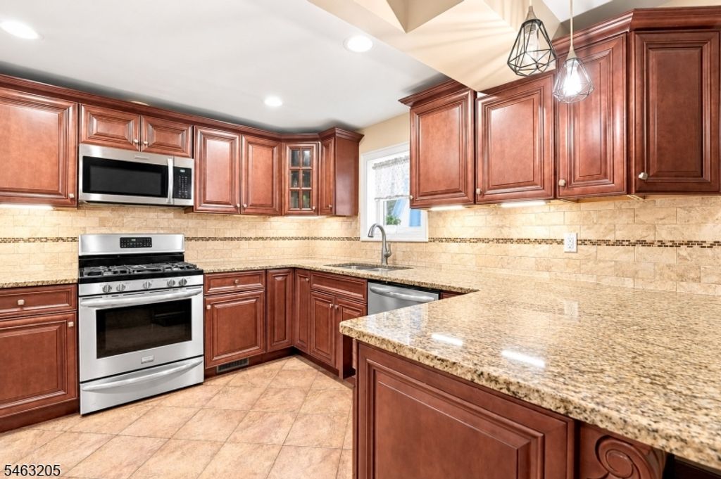 818 Ridge Rd, Cedar Grove Twp., NJ 07009 — photo 4