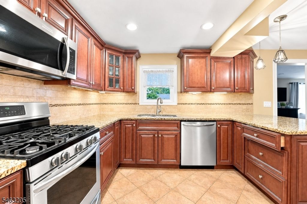 818 Ridge Rd, Cedar Grove Twp., NJ 07009 — photo 5