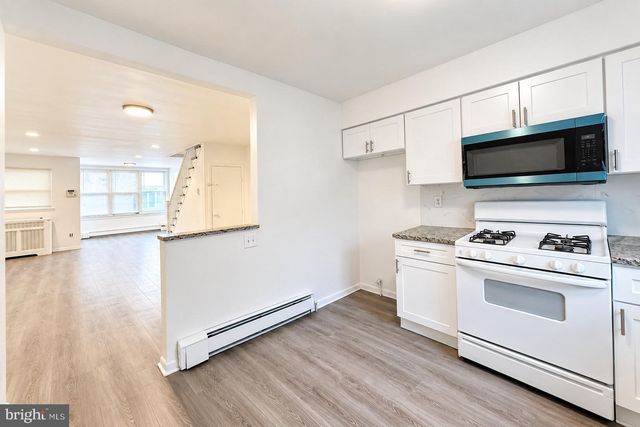 2823 S MARSHALL ST, Philadelphia, PA 19148