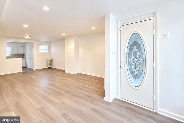 2823 S MARSHALL ST, Philadelphia, PA 19148