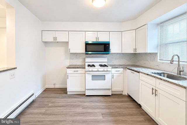 2823 S MARSHALL ST, Philadelphia, PA 19148