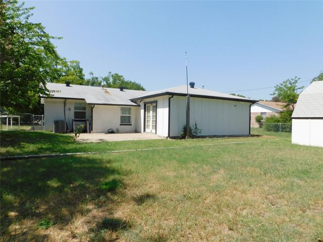 705 Sun Valley Drive, Denton, TX 76209