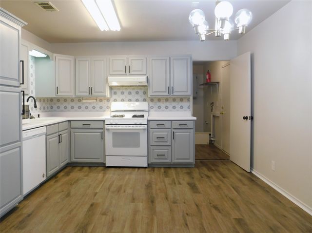 705 Sun Valley Drive, Denton, TX 76209