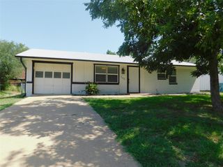 705 Sun Valley Drive, Denton, TX 76209