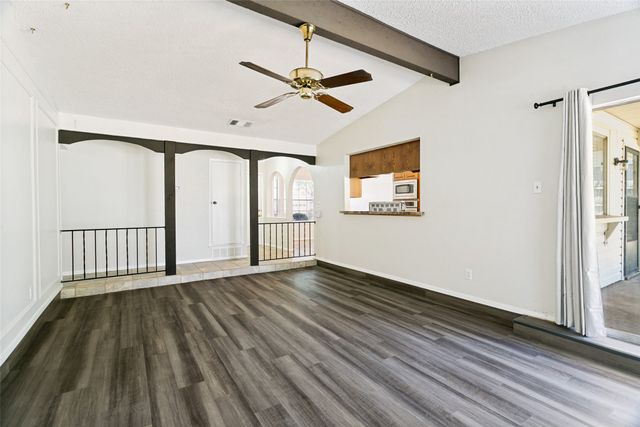 1117 S Thornbush Circle, Arlington, TX 76013