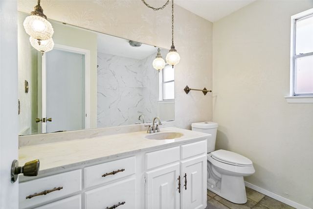 1117 S Thornbush Circle, Arlington, TX 76013