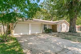 1117 S Thornbush Circle, Arlington, TX 76013