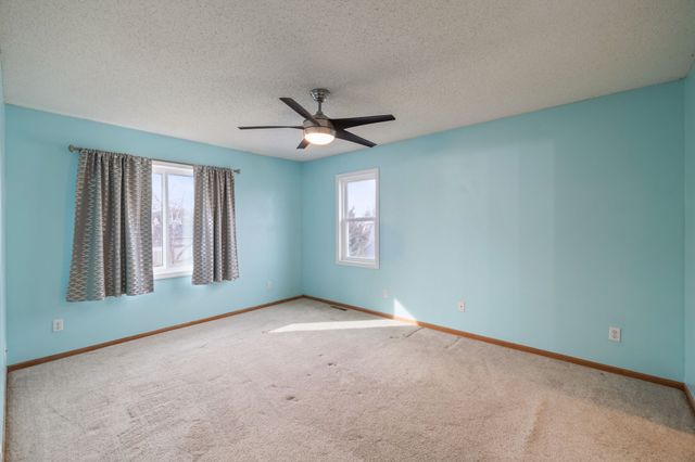 332 E Burnham Avenue, Des Moines, IA 50315