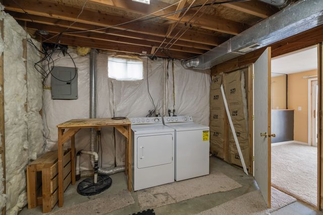 332 E Burnham Avenue, Des Moines, IA 50315