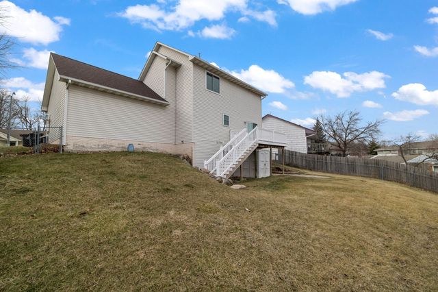 332 E Burnham Avenue, Des Moines, IA 50315
