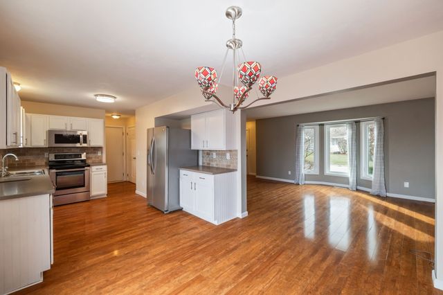 332 E Burnham Avenue, Des Moines, IA 50315