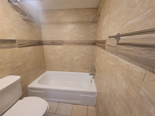 215 Postoffice 803, Galveston, TX 77550