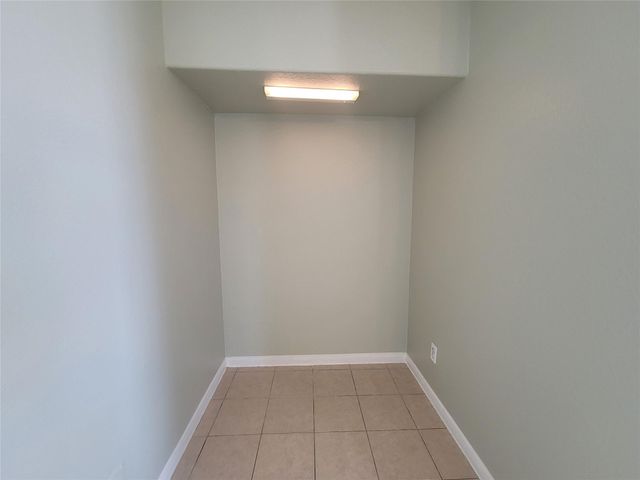 215 Postoffice 803, Galveston, TX 77550