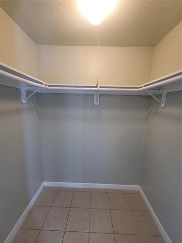 215 Postoffice 803, Galveston, TX 77550